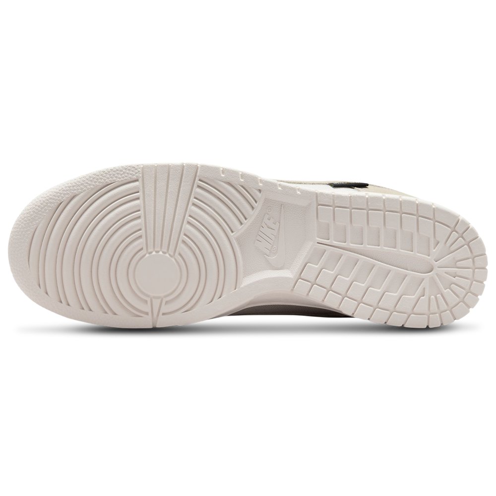 Nike Nike Dunk Low in Lt Orewood Brn / Lt Orewood Brn / Phantom