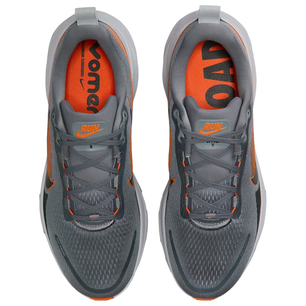 Nike Nike Vomero 18 in Cool Grey / Black / Safety Orange