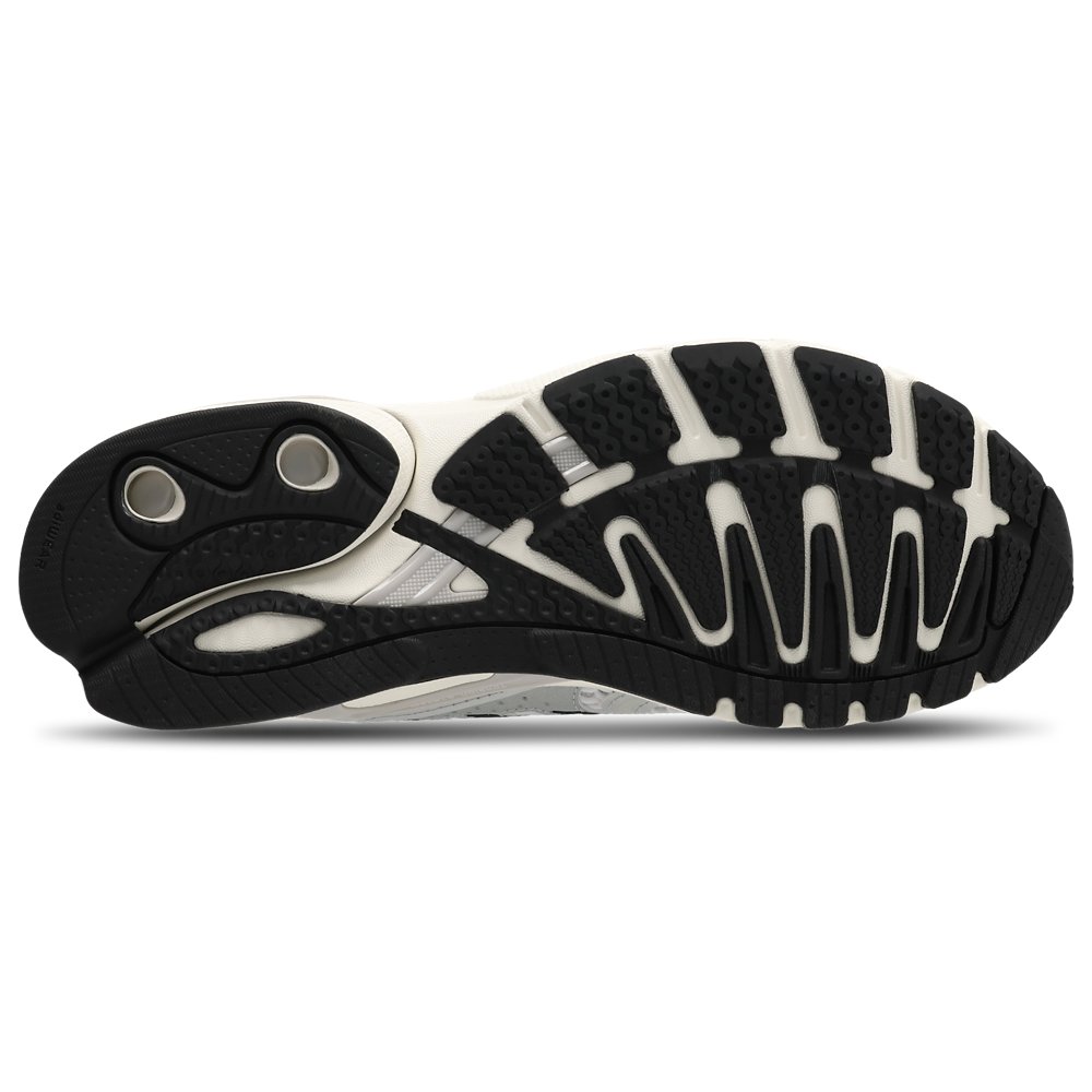 adidas adidas Adistar Control 5 in Silver Met / Grey One / Black