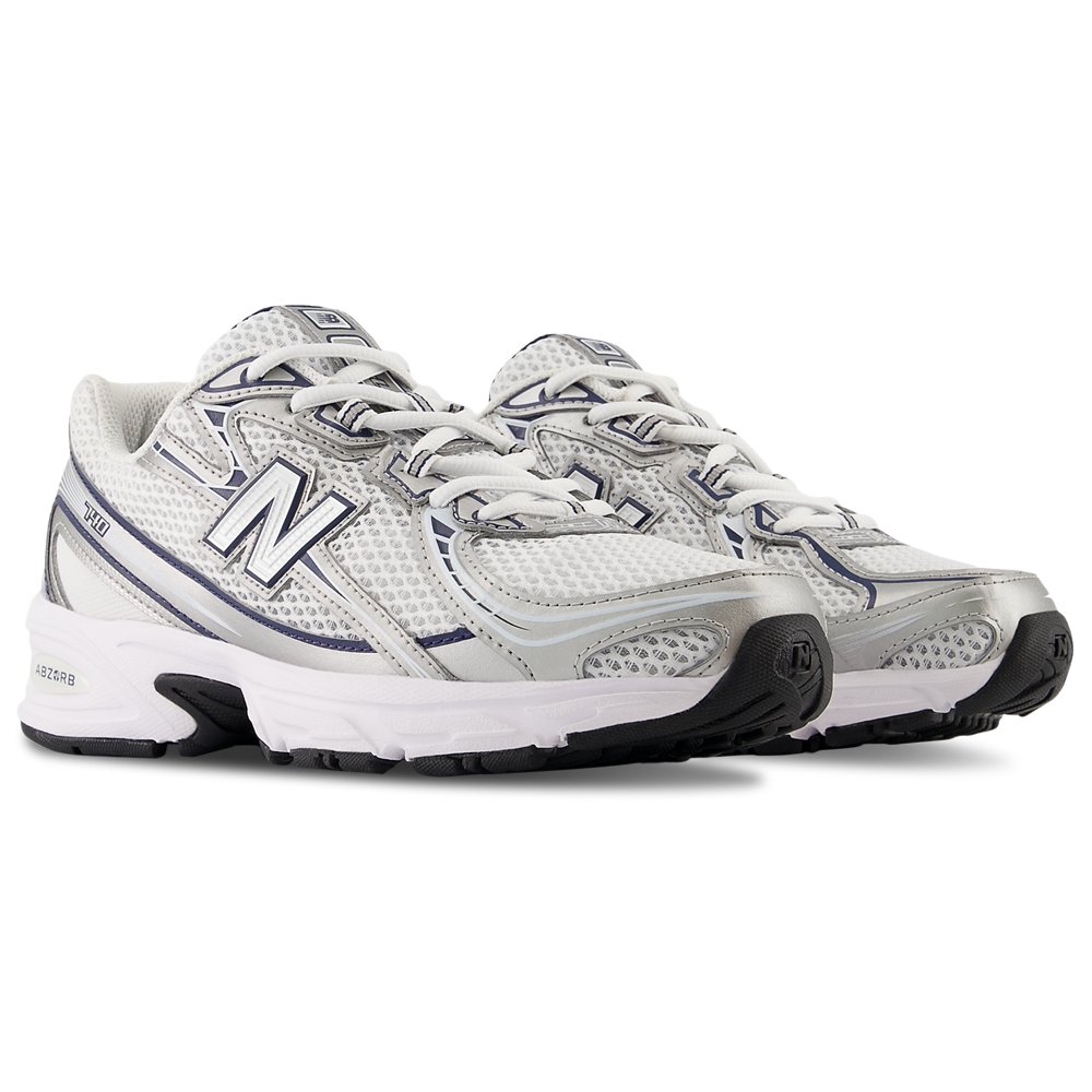 New Balance New Balance 740 in White / Black