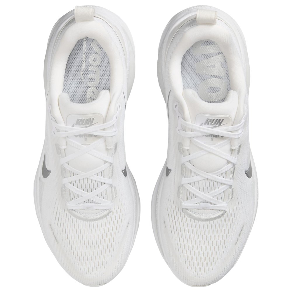 Nike Nike Vomero 18 in White / Mtlc Silver / Photon Dust