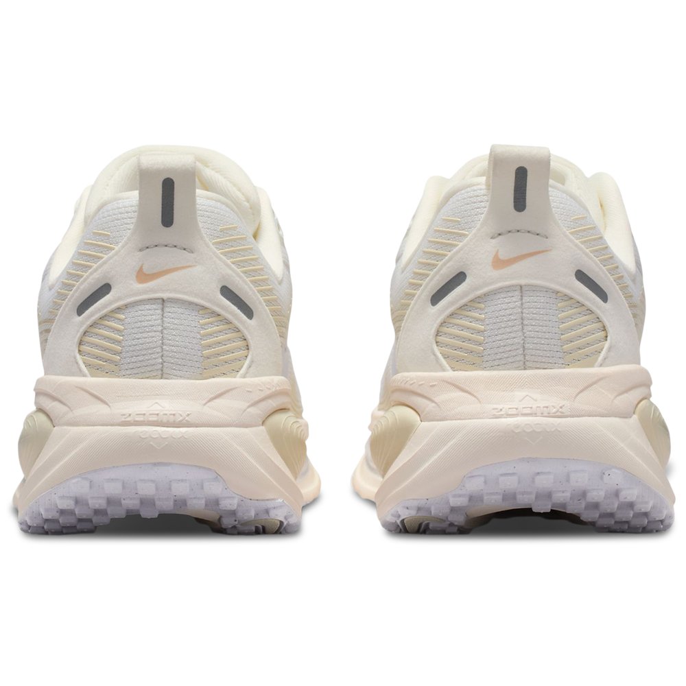 Nike Nike Vomero 18 in Summit White / White / Chalk