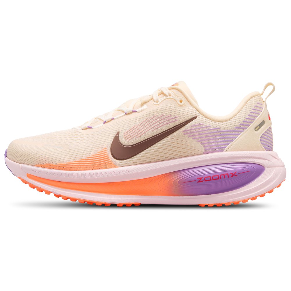 Nike Nike Vomero 18 in Chalk / Tattoo / Pink Foam