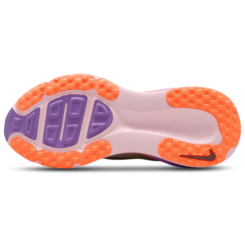 Nike Nike Vomero 18 in Chalk / Tattoo / Pink Foam