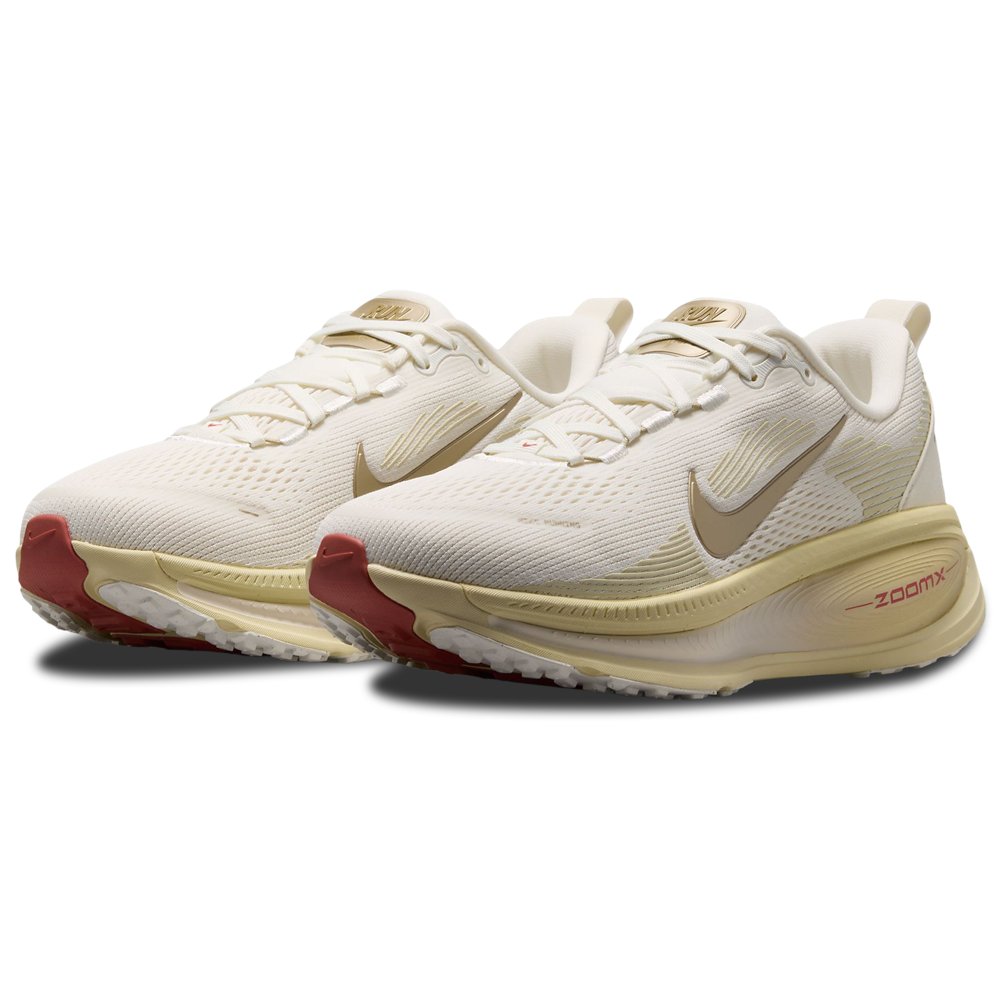 Nike Nike Vomero 18 in Sail / Metallic Gold Grain / Light Khaki