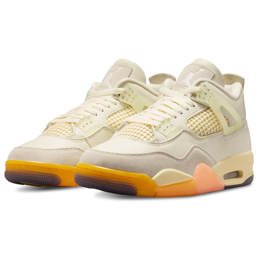 Jordan Jordan 4 Retro in Coconut Milk / Metallic Gold / Muslin