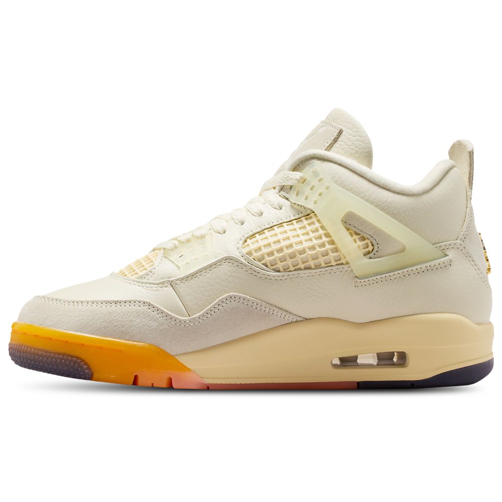 Jordan Jordan 4 Retro in Coconut Milk / Metallic Gold / Muslin