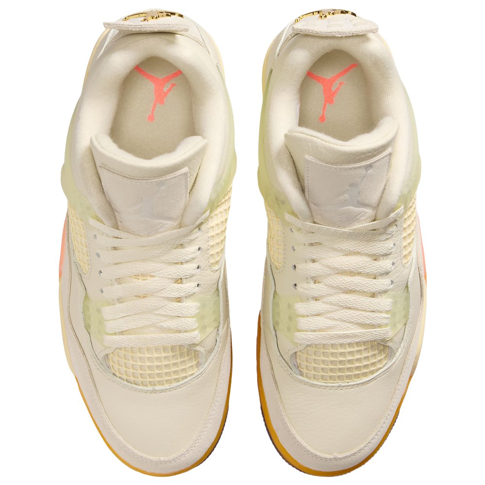 Jordan Jordan 4 Retro in Coconut Milk / Metallic Gold / Muslin
