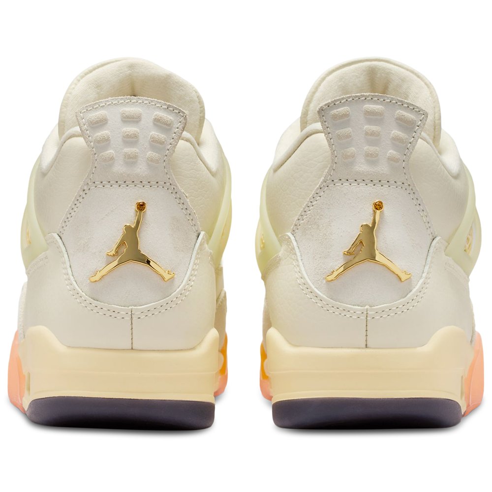 Jordan Jordan 4 Retro in Coconut Milk / Metallic Gold / Muslin