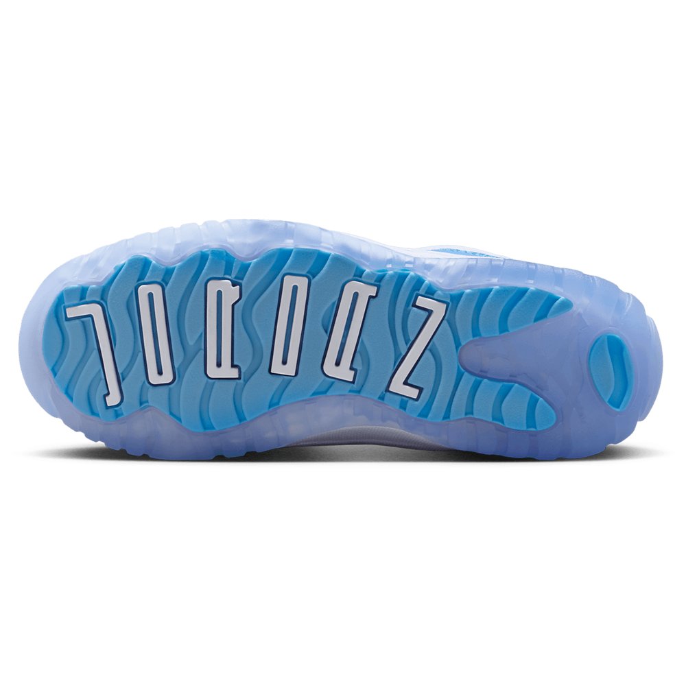 Jordan Jordan 11 Retro in White / Univ Blue / Black