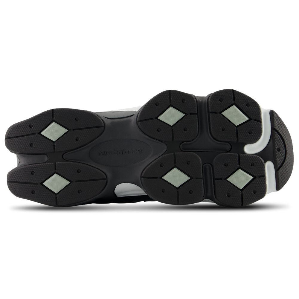 New Balance New Balance 9060 in Magnet / Faded Black
