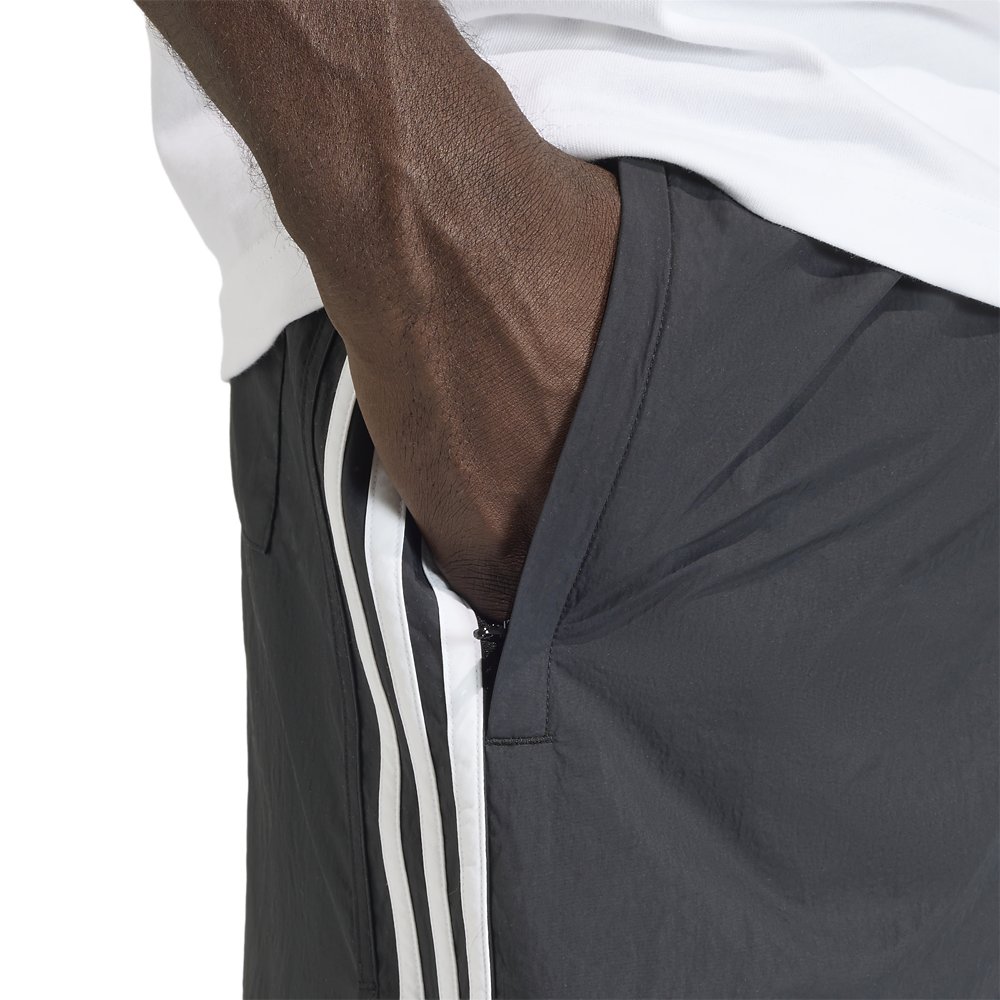 adidas adidas Sprinter Shorts in Black