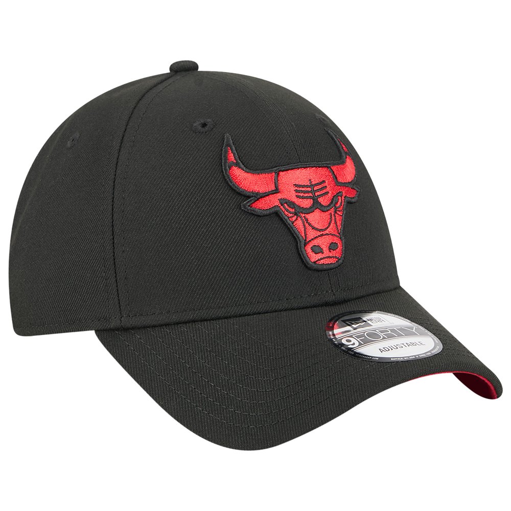 New Era New Era 9Forty Bulls in Black / Red