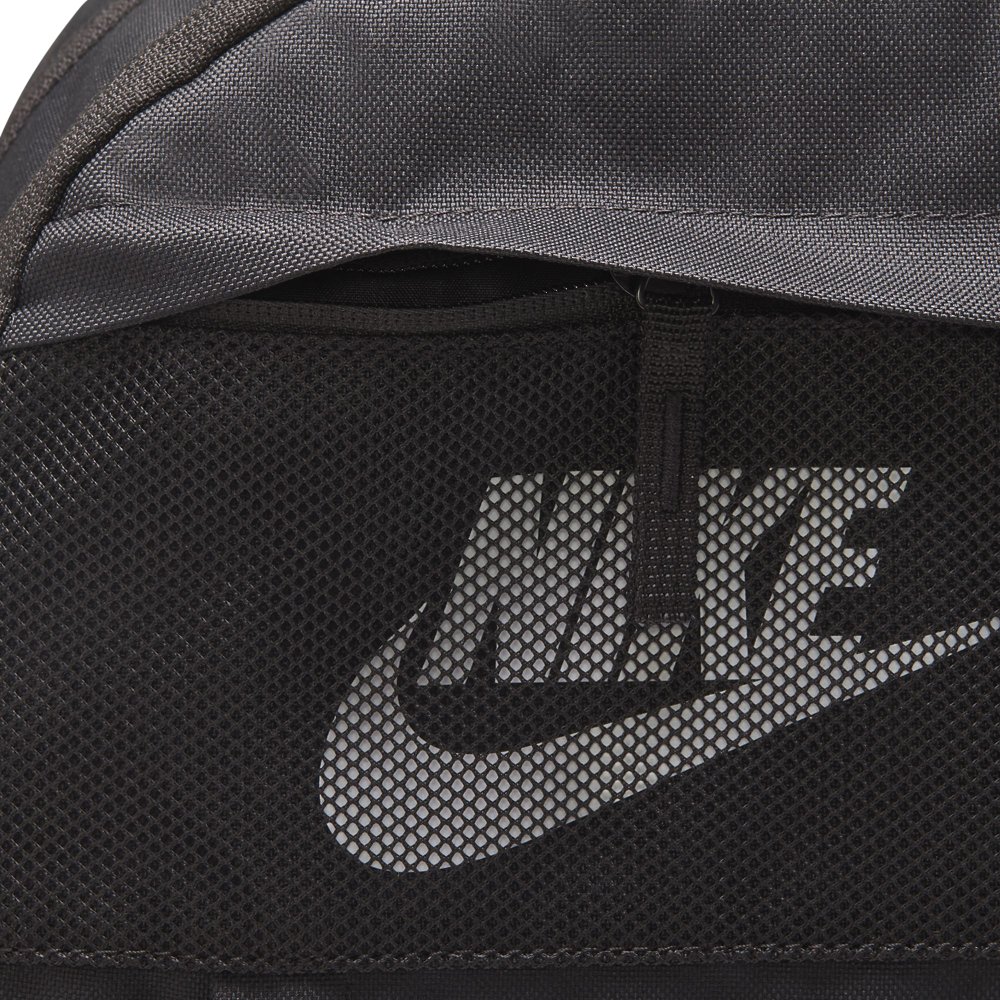 Nike Nike Elemental Backpack in Black / Black